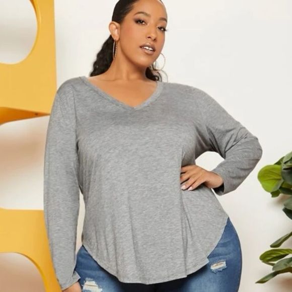 MUST GO!! SHEIN FIT+ Plus V Neck Curved Hem Tee Size 24/26 - Picture 2 of 10